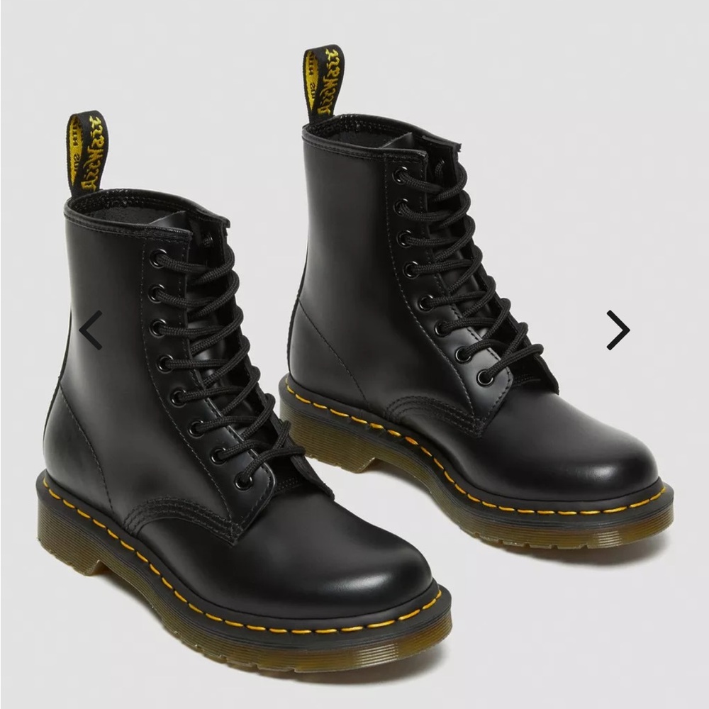 DR MARTEN’S 1460 WOMEN'S SMOOTH LEATHER LACE UP CLASSIC BOOTS